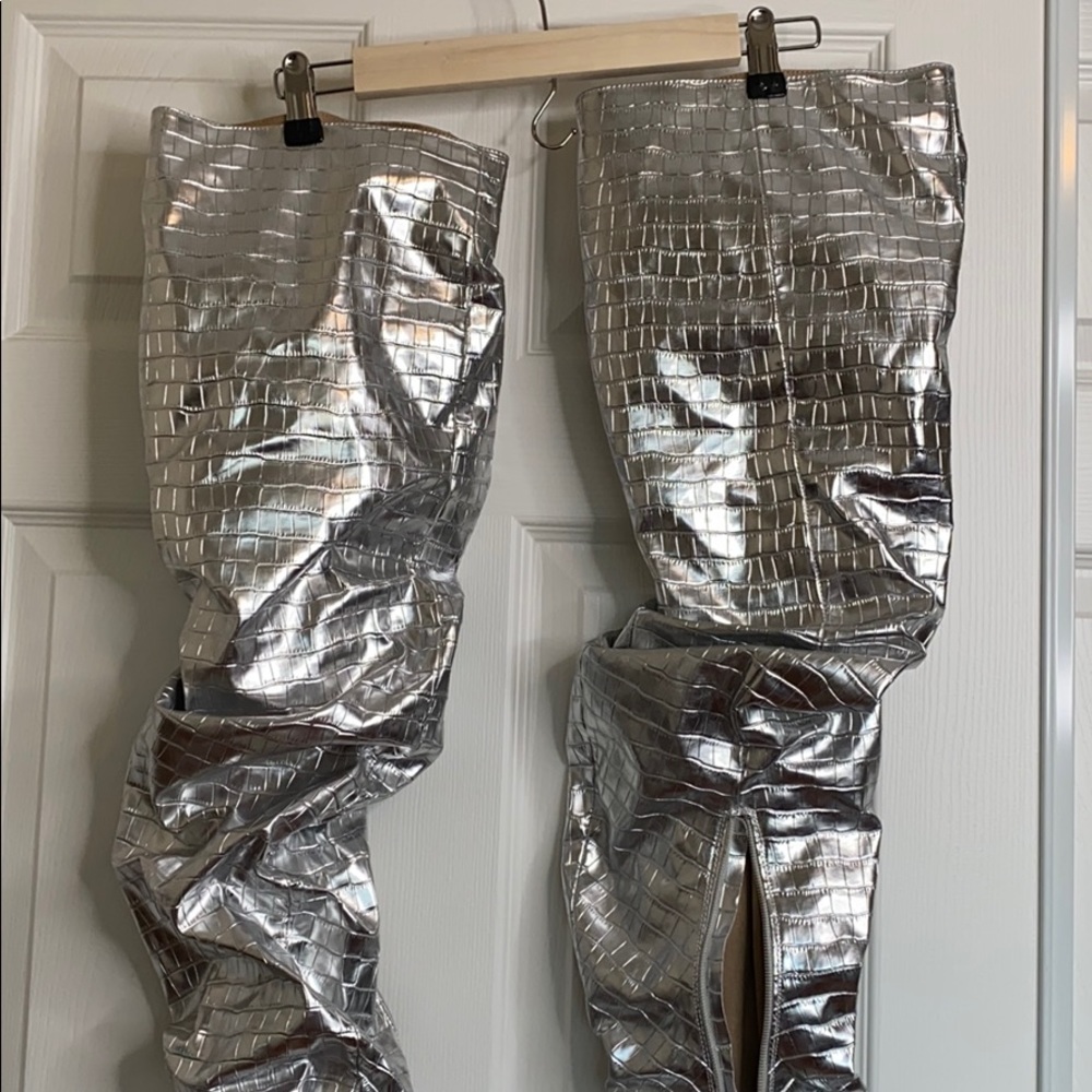 Missguided silver over the knee boots - Picture 3 of 14